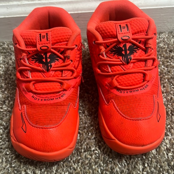 Excellent condition. Only worn a couple times. No flaws - Picture 1 of 4